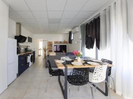 Logis de la Trinité - Appt climatisé, hotel in Mauléon