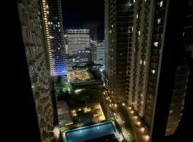 Cebu IT Park Stay Cozy Condo with Netflix, WiFi & Pool View