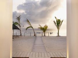 Beachfront Apartments with Private Pool, hotel v destinaci Kiwengwa