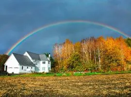 Guest House Ito3F 屋根裏部屋丘の上白亜の洋館風別荘静かな小さなお宿1名から3名