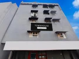 Super Townhouse Nagpur Junction Formerly Hotel Woodland