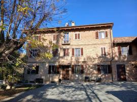 Cascina Frati, hotel in Canelli