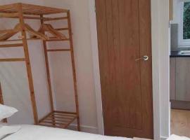 The chalet, chal&eacute; alpino em Childwall