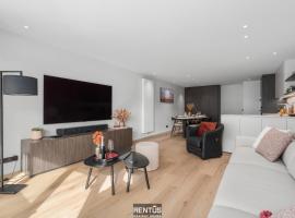 Newport 3 - luxury apartment with side sea view, hotel in Nieuwpoort