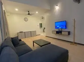 HOUSE 30 Paddy View 3509 sqft Private Yard HSB