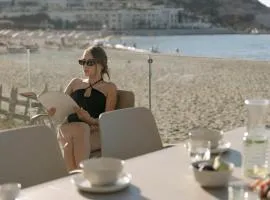 Costel BeachFront Residence, BBQ & Private Sunbeds, By ThinkVilla