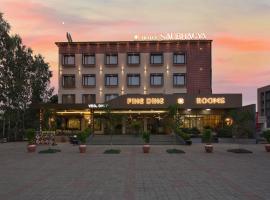 Hotel Saubhagya, hotel en Ahmedabad