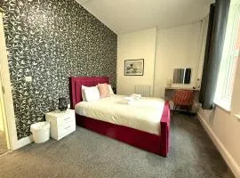 City Centre Bury Stay - Modern 3 Beds, 2BR