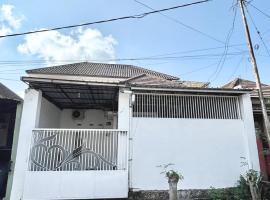 Perumahan Graha Permata Kota Selagalas blok EB-20, hotel in Cakranegara