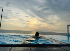 Beach Front 2 by A & A Villas, hotel in Uswetakeiyawa