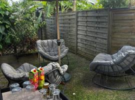 Maison de Vacances à St Anne Martinique, hotel in Sainte-Anne