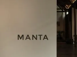 Manta Rooms