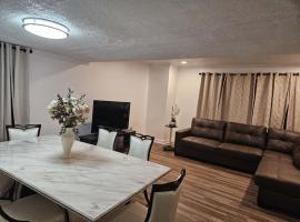 Beautiful home 5 min from Pittsburgh downtown, walking distance from pittssbugh university, hotel em Pittsburgh