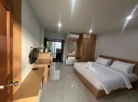 J2 Airport Mansion