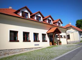 Penzion U Rudolfů, hotell med parkeringsplass i Vlasenice