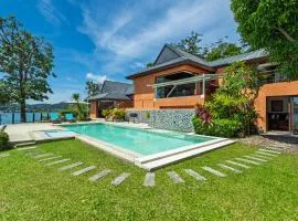 Seafront Pool Villa Nambo