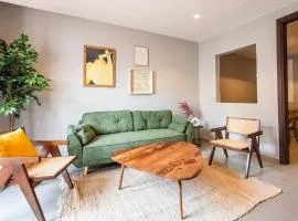 Apartments in the heart of Milan with impeccable renovation
