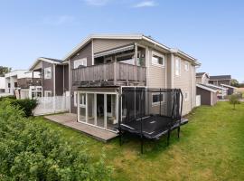 Spacious 4-BR Free Parking Tønsberg, ξενοδοχείο σε Tønsberg