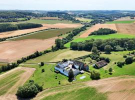 La ferme de Basseilles, glamping v mestu Mozet 