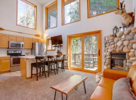 Steps to Grand Lake New Deck at The Innlet Condo, hotel na praia em Grand Lake