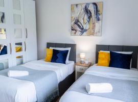 Tranquil Walsall Retreat - 4 Bedrooms, hotel v destinaci Bloxwich