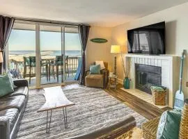 Steps to Shore Condo with Resort Perks in Oceanside