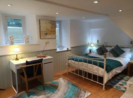 The Studio at St Cleer，位于奇彭纳姆的酒店