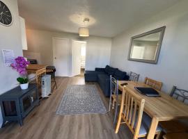 82, Belle Aire, Hemsby - Two bed chalet, sleeps 5, bed linen and towels included - pet friendly, hotel v destinaci Great Yarmouth