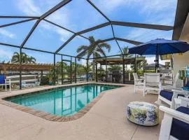 Waterfront Bliss with Saltwater Pool, Hot Tub & Dockside Fire Table - Kathys Cottage - Roelens