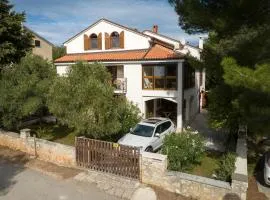 Stunning Apartment In Mali Losinj With Wifi