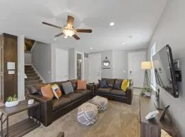 Entrada 417 - 3BR Luxury Townhome, Pool, Hot Tub, Garage