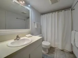 Pelican Place closet to beach