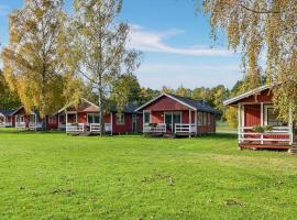 2 Bedroom Stunning Home In Byxelkrok, hotel in Byxelkrok