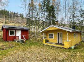 3 Bedroom Beautiful Home In Torsby, ξενοδοχείο με πάρκινγκ σε Gunsjögården