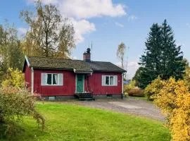 2 Bedroom Awesome Home In Åmål