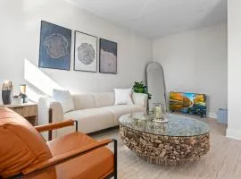 Lux 2BD Condo in Dupont Circle DC