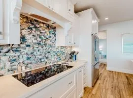 Stunning Beachfront Cargo Lift Sleeps 14