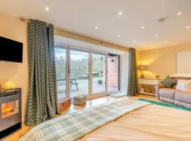 1 Bed in Far Forest oc-d30808