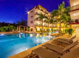 Gorgeous Penthouse across from Beach with Ocean Views!, hotel in Punta Mita