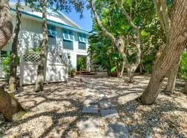 Walk to Wabasso Beach Home with Hot Tub and Bikes