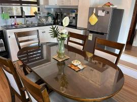 Cozy Retreat Near Gaisano Mall & Eden Nature Park, hotel v destinaci Davao