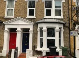 South West London 5-Bed Terrace House Sleeps 14