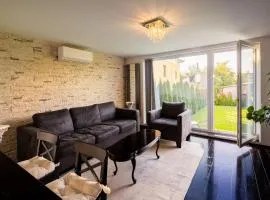 House with Garden Elisa