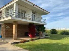Casa de Vacaciones: A/A, WiFi, Barbacoa, Gran Jardín, Parking, Deporte - Sant Pere Pescador - ES-89-140