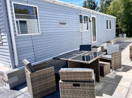 Wohnpark am Geiseltalsee für bis zu 12 Gäste，位于Neu Stöbnitz的豪华帐篷营地