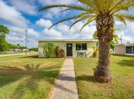 Relax in Hot Tub, Walk to Springs North Port Home