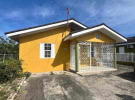 Bungalow in Falmouth, Jamaica, hotel in Falmouth