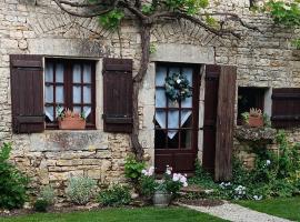 Romantic Cottage Retreat for Two in South Vienne, hôtel à Champniers