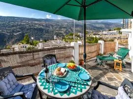 Casa La Soleá. Vistas al pueblo y la Sierra