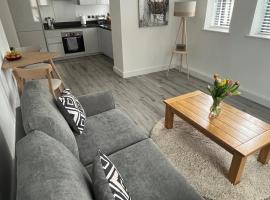 Modern Flat in central Lichfield & secure parking, hotel in Lichfield